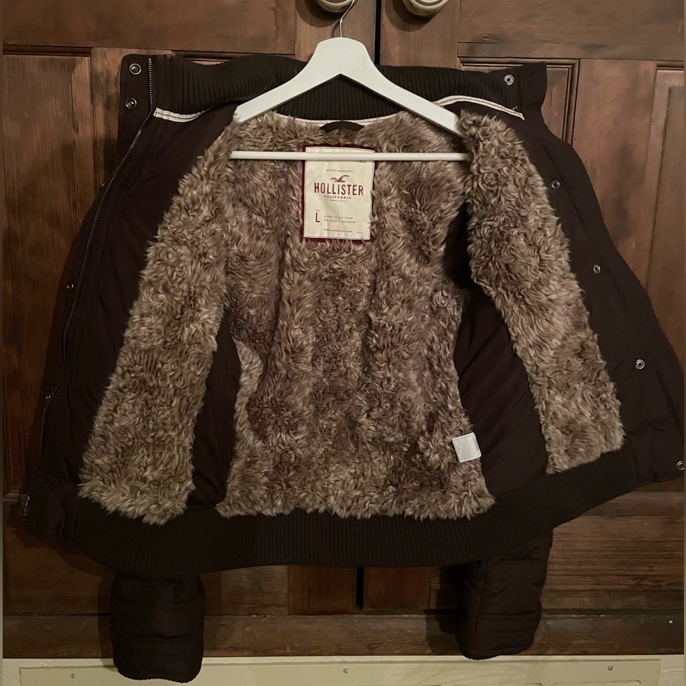 HOLLISTER HEAVY DOWN JACKET